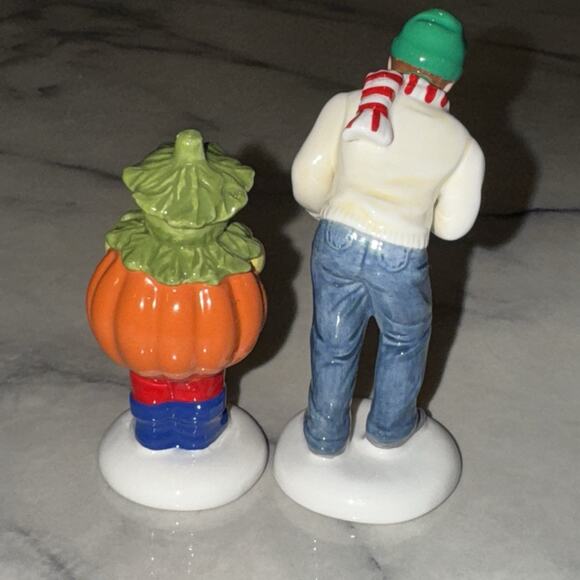 Department 56 Snow Village Halloween 55117 Lighting Of The Lantern Figurine Dept - Picture 2 of 6